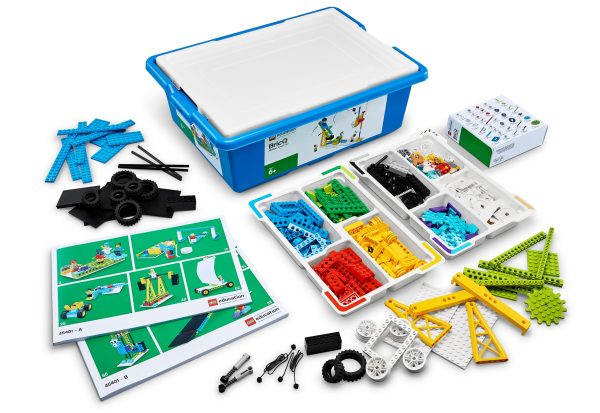 The box, bricks and pieces included with LEGO Education BricQ Motion Essential